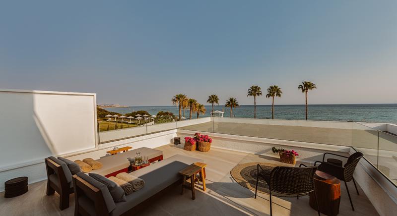 KALIVA FRONT SEA VIEW LUXURY JUNIOR SUITE WITH OUTDOOR HOT TUB