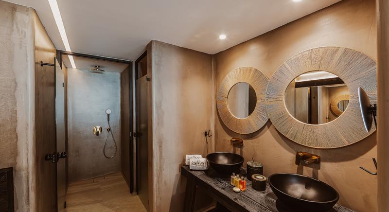 KALIVA FRONT SEA VIEW LUXURY JUNIOR SUITE WITH OUTDOOR HOT TUB